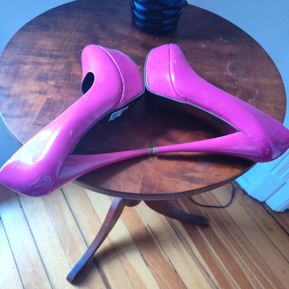 Aldo Lindall fuchsia almond toe patent leather stiletto - Picture 5 of 6